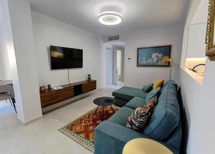 Luxurious 2 Bed Penthouse Atico Apartment *