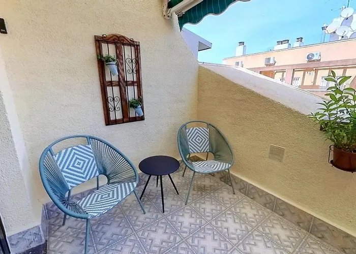 Luxurious 2 Bed Penthouse Atico